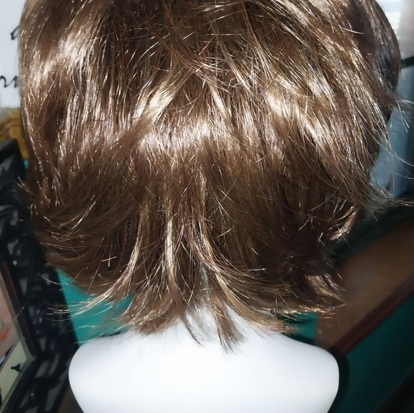 Golden Brown Short Wig - Picture 7 of 15